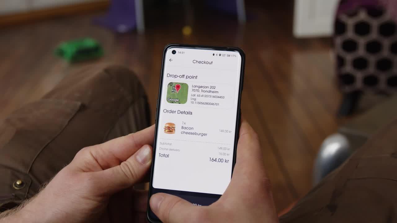 Video av bestillingsflyten i Kyte-appen og en påfølgende dronelevering